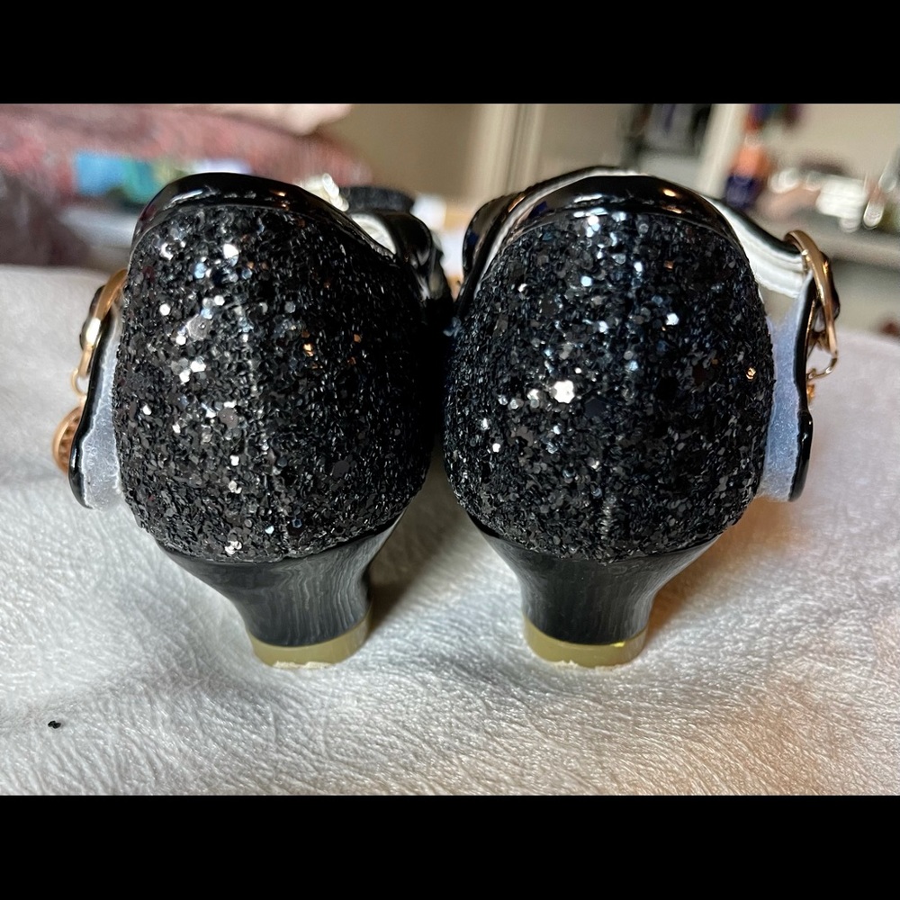 Little girl sparking high heels size 8.5/9